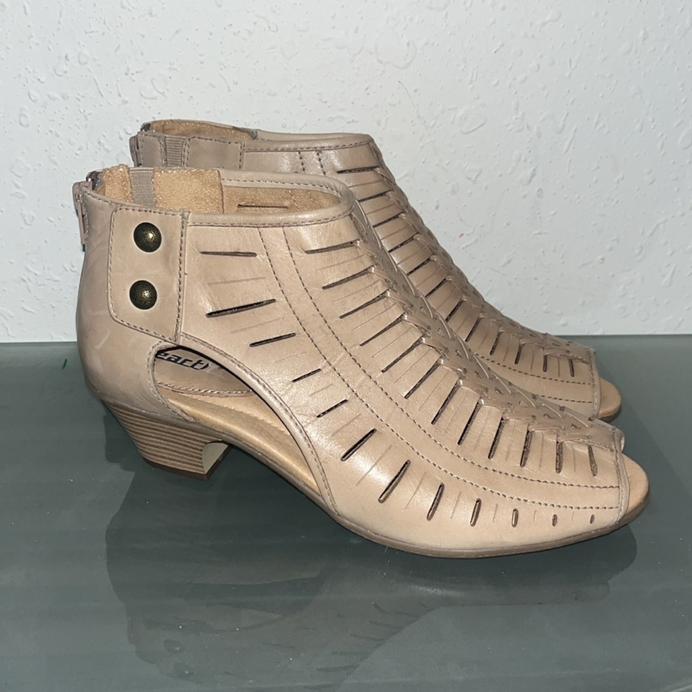 Earth Leather Vicki light pecan Comfort Sandals